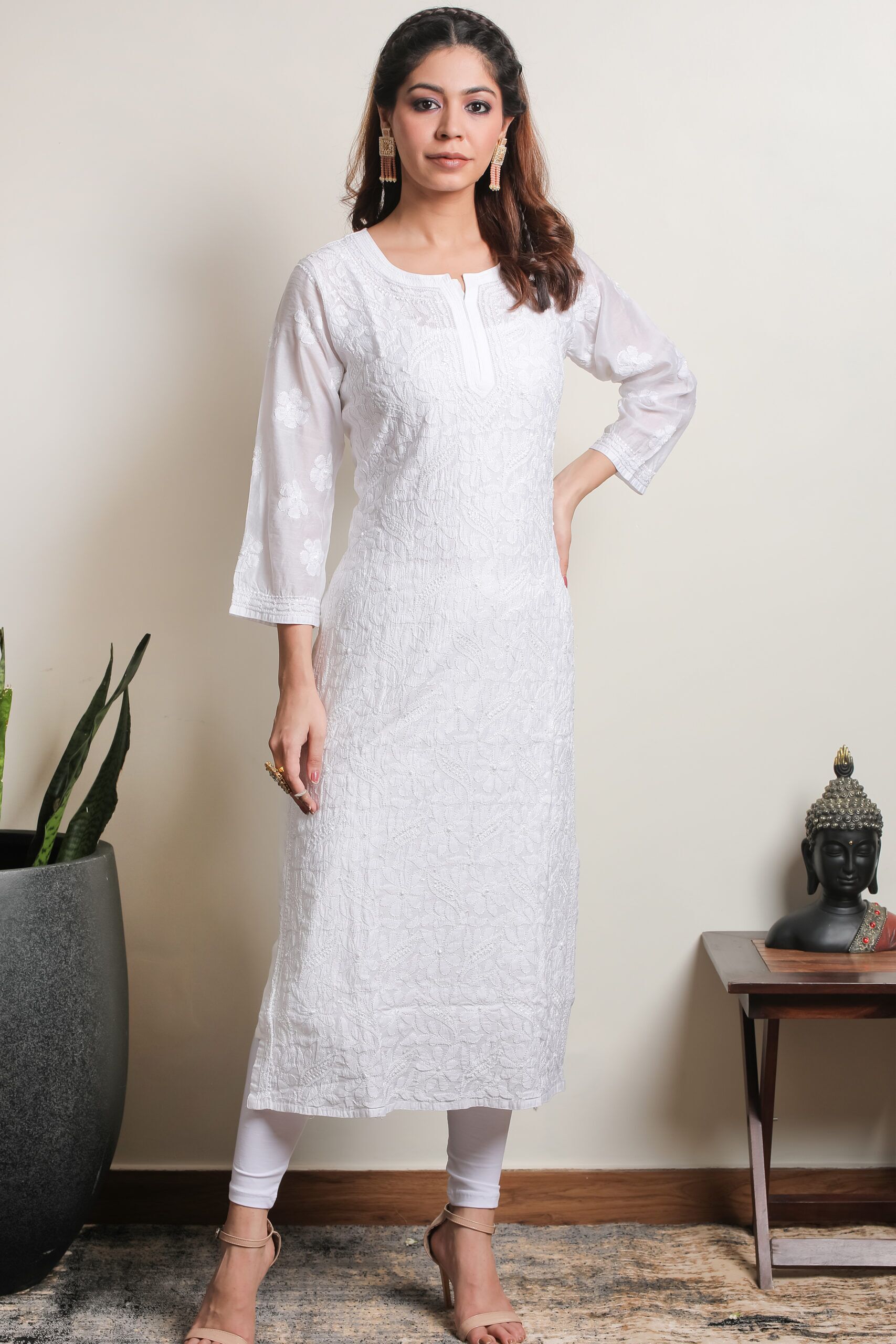Srajann Hand Embroidred White Cotton Lucknowi Chikankari Straight Kurta