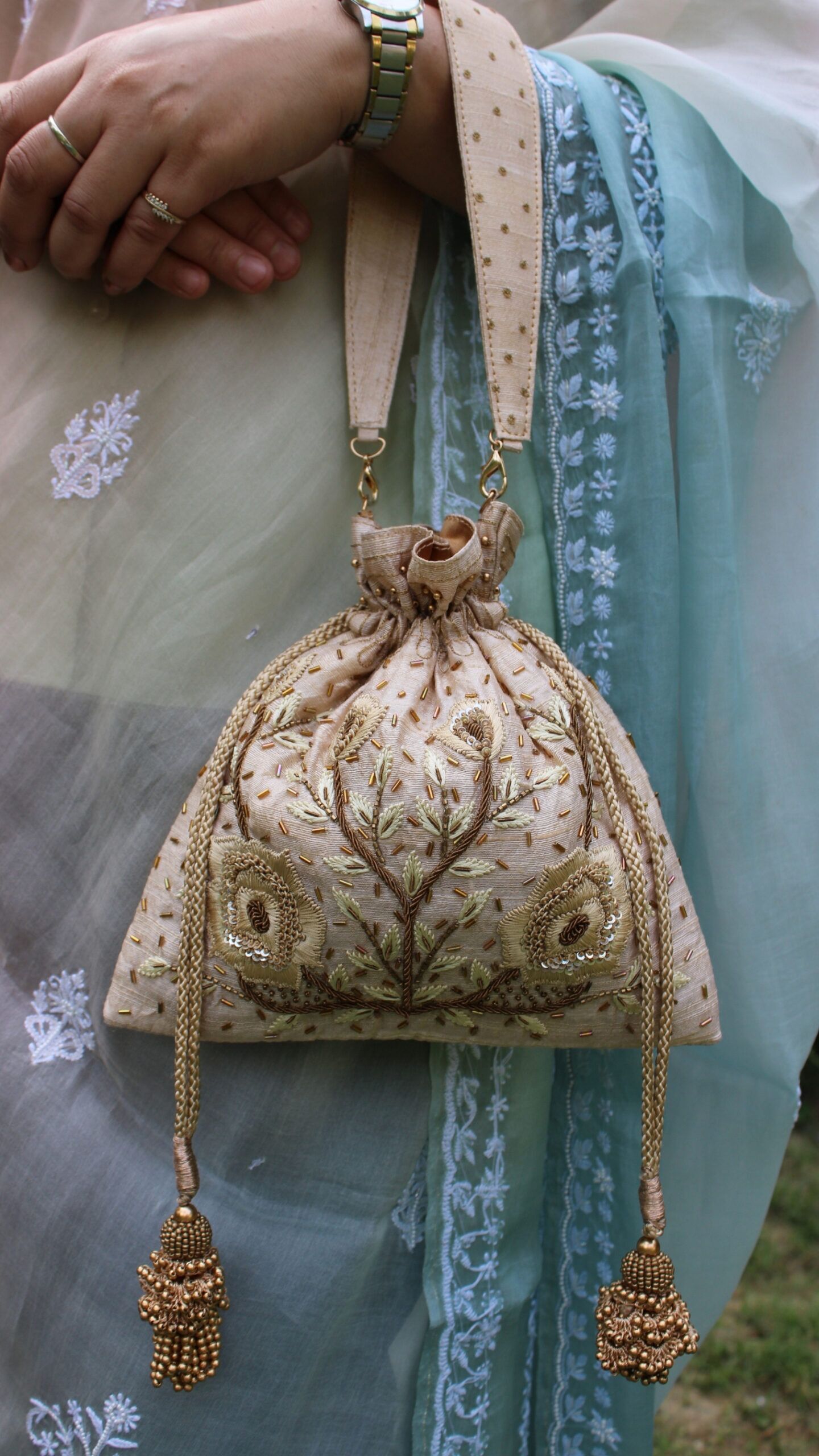 BEIGE ZARDOZI POTLI - Image 1